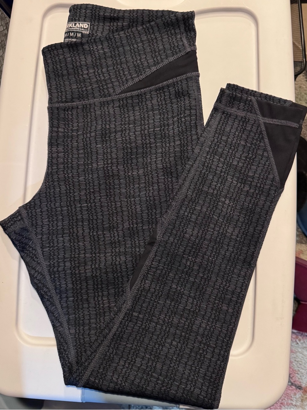 Kirkland Signature Black Textured Leggings Medium